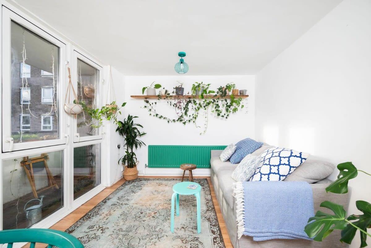 Appartamento Cozy 1-bedroom Oasis With Balcony In London's Heart Londra